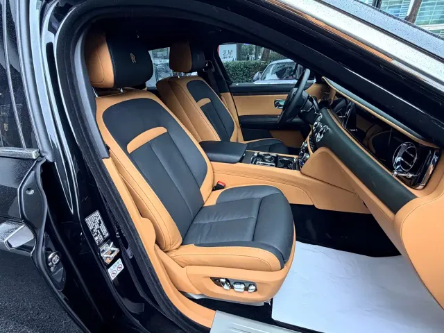 Rolls-Royce Ghost — Фото автомобиля 4