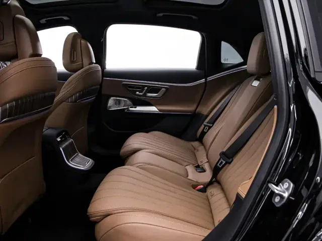 Mercedes-Benz E-Class — Фото автомобиля 17