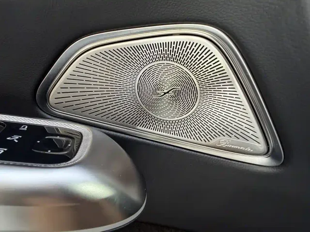 Mercedes-Benz E-Class — Фото автомобиля 23