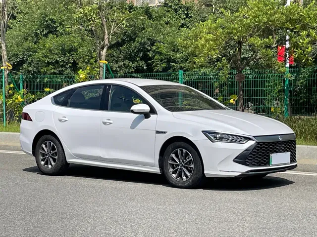 BYD Qin PLUS — Фото автомобиля 4