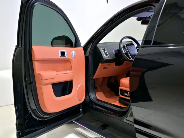 Li Auto L7 — Фото автомобиля 15