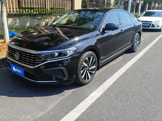 Фотография автомобиля — Volkswagen Passat