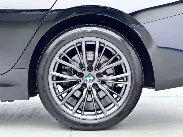 BMW 3 Series — Фото автомобиля 17