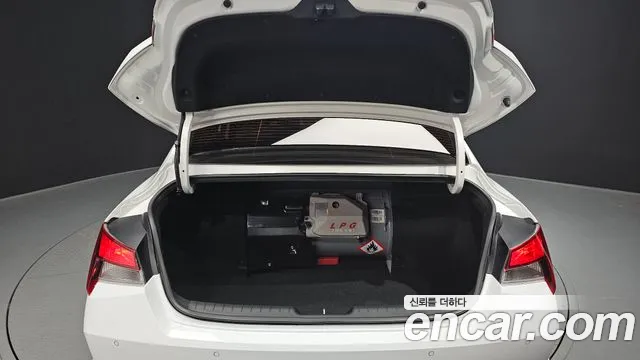 Hyundai AVANTE Avante (CN7) 1.6 LPi (Для проката) — Фото автомобиля 20
