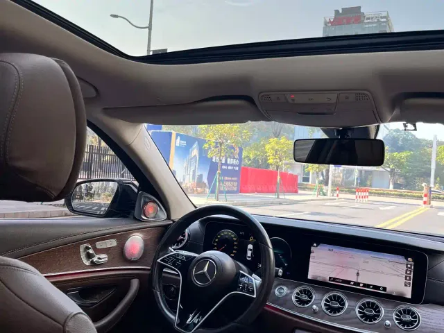 Mercedes-Benz E-Class — Фото автомобиля 22