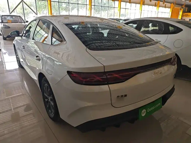 BYD Qin L — Фото автомобиля 4