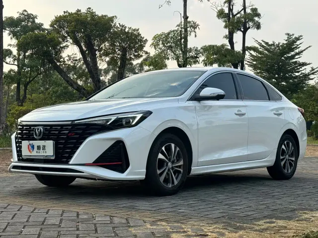 Фотография автомобиля — Changan Eado