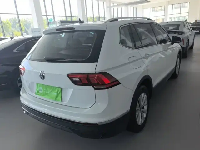 Volkswagen Tiguan L — Фото автомобиля 6