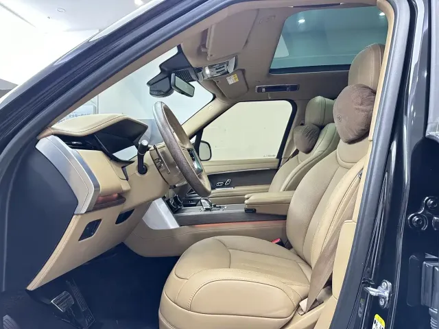 Land Rover Range Rover 2025 3.0 L6 400PS Flourishing Era Extended Wheelbase — Фото автомобиля 9