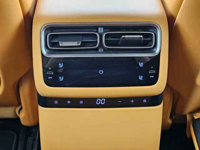 Li Auto i6 — Фото автомобиля 10