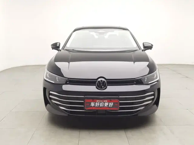 Volkswagen Passat — Фото автомобиля 3