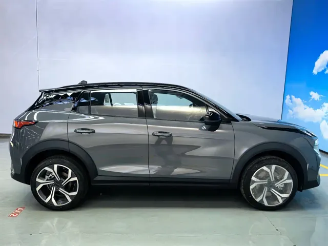 Lynk & Co 06 — Фото автомобиля 7