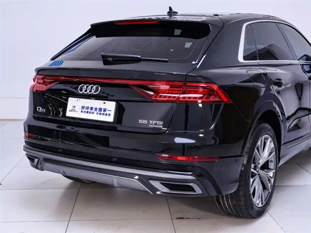 Audi Q8 — Фото автомобиля 8