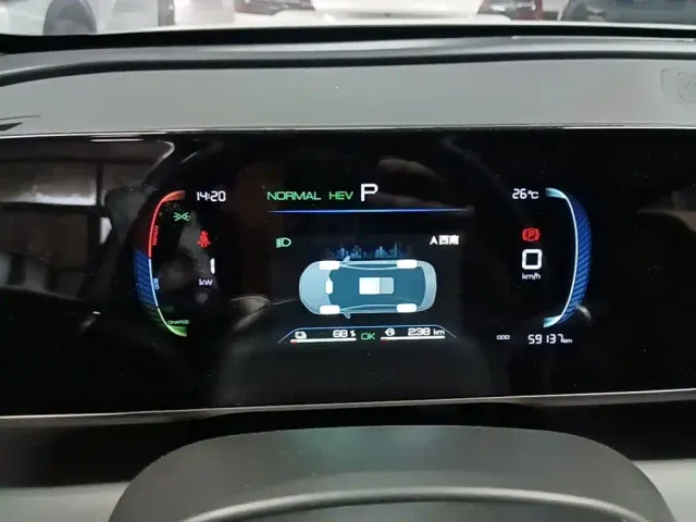 BYD Qin L — Фото автомобиля 11