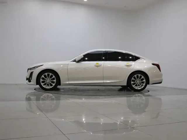 Cadillac CT5 — Фото автомобиля 8