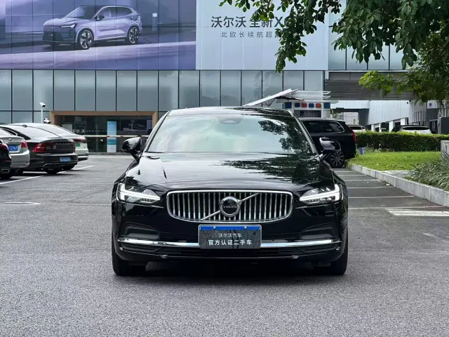 Volvo S90 — Фото автомобиля 2