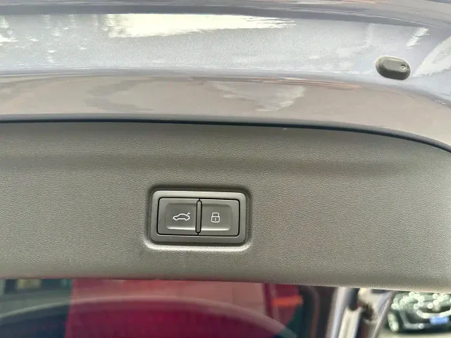 Audi Q6L e-tron — Фото автомобиля 8