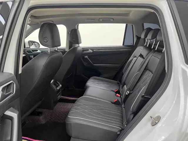Volkswagen Tiguan L — Фото автомобиля 13