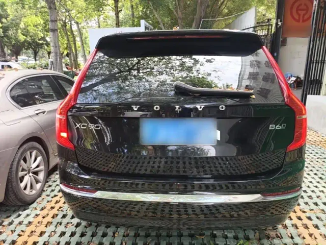 Volvo XC90 — Фото автомобиля 5