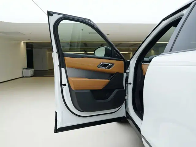 Land Rover Range Rover Velar — Фото автомобиля 15