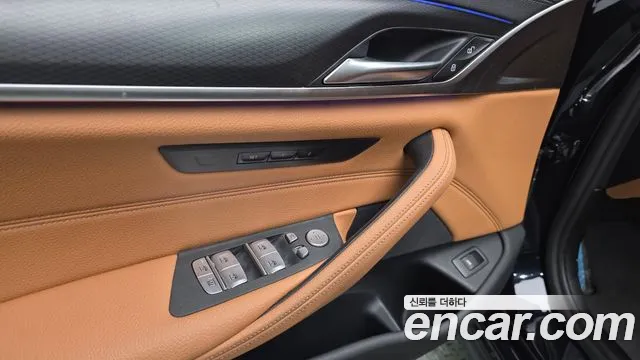 BMW 5 Series G30 — Фото автомобиля 26