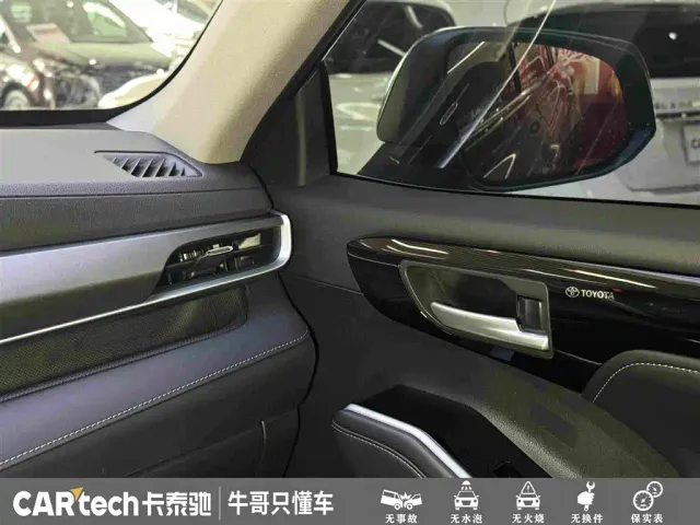 Toyota Highlander — Фото автомобиля 21