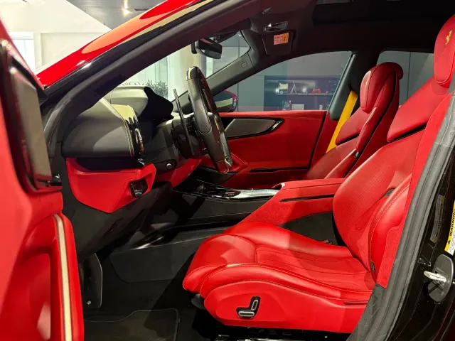 Ferrari Purosangue — Фото автомобиля 9