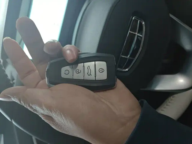 Geely Emgrand L — Фото автомобиля 10