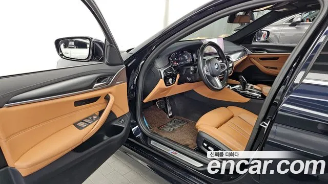 BMW 5 Series G30 — Фото автомобиля 10