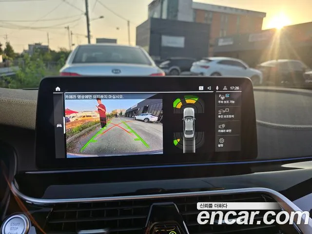 BMW 5 Series G30 — Фото автомобиля 11