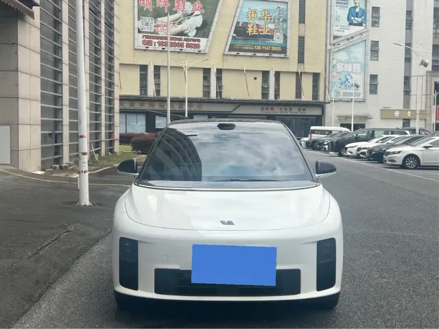 Li Auto i6 — Фото автомобиля 2