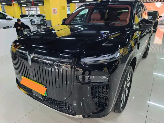Voyah Taishan 8 — Фото автомобиля 14