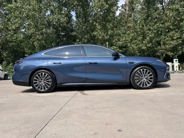 Geely Galaxy Galaxy Xingyao 8 2025 Model 130km EM-i Flagship Edition — Фото автомобиля 7