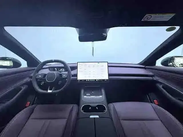 Xiaomi SU7 — Фото автомобиля 2