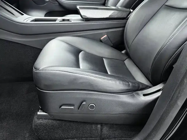 Tesla Model Y — Фото автомобиля 20