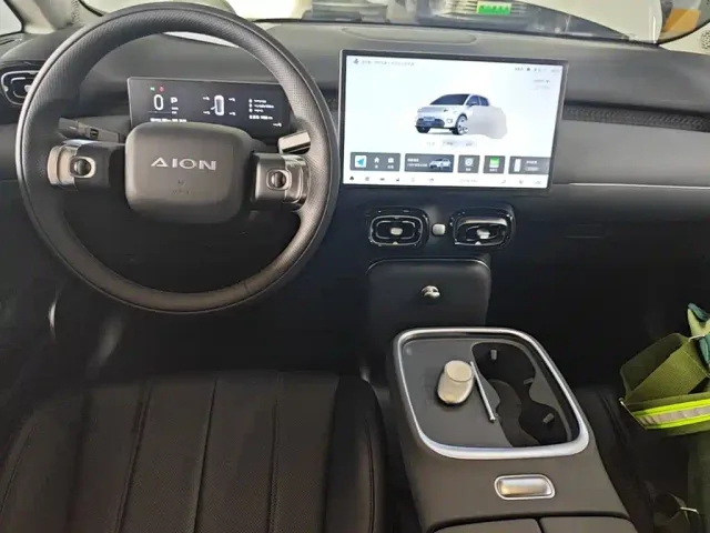 GAC Aion UT — Фото автомобиля 9