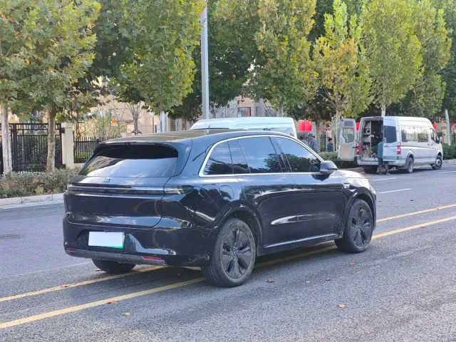 Li Auto L6 — Фото автомобиля 7