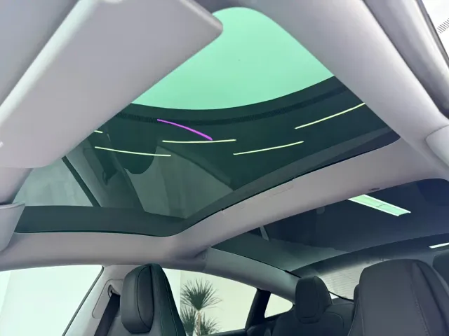 Tesla Model 3 — Фото автомобиля 19