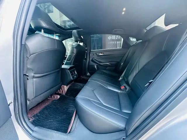 Toyota Avalon 2022 2.0L Luxury Edition — Фото автомобиля 8