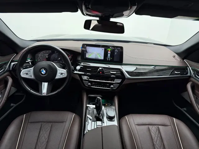 BMW 5 Series — Фото автомобиля 8