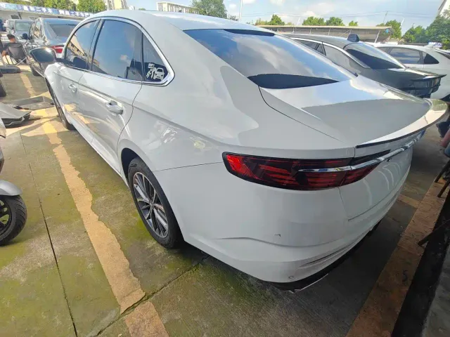 Geely Xingrui — Фото автомобиля 15