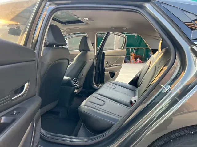 Hyundai Elantra — Фото автомобиля 6