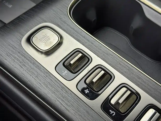 Xiaomi SU7 — Фото автомобиля 9