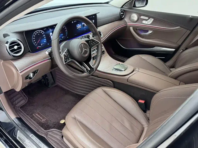 Mercedes-Benz E-Class — Фото автомобиля 14