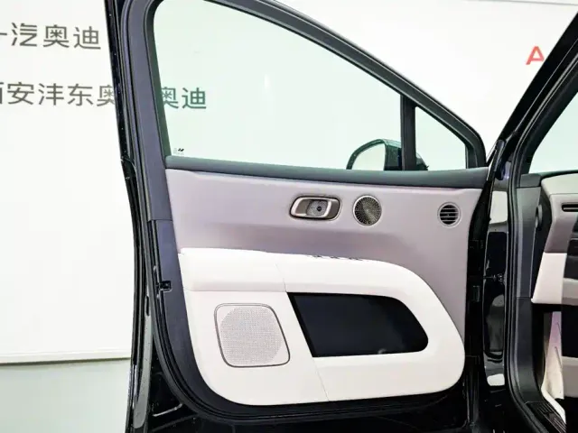 Li Auto i6 — Фото автомобиля 9