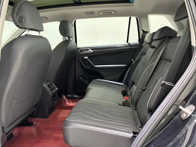 Volkswagen Tiguan L — Фото автомобиля 9