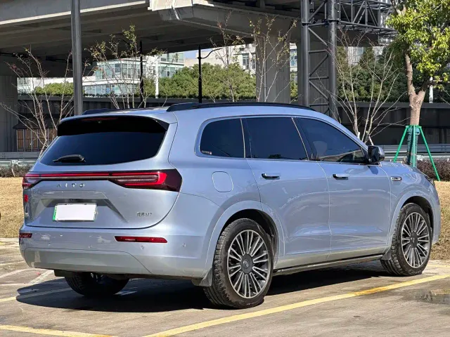 Aito M7 — Фото автомобиля 16