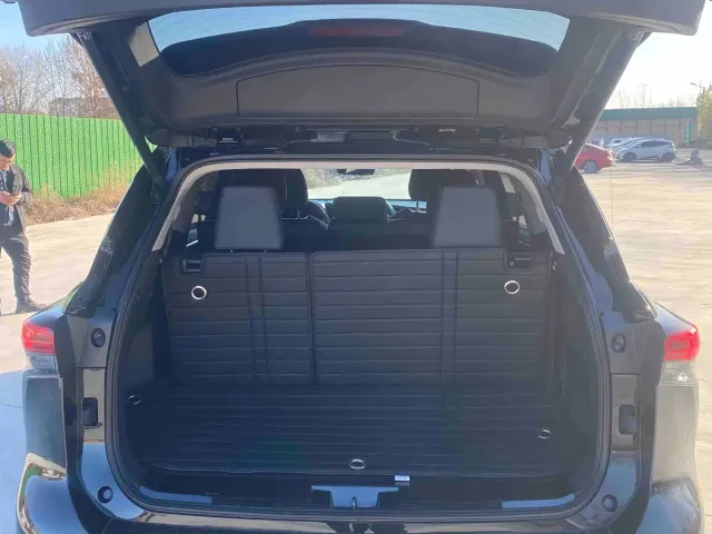 Toyota Highlander — Фото автомобиля 10