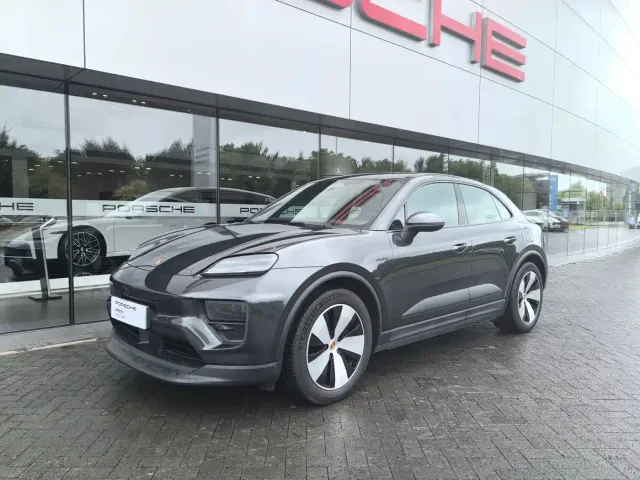 Фотография автомобиля — Porsche Macan EV