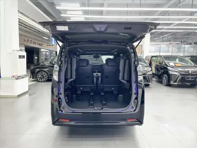 Toyota Vellfire — Фото автомобиля 13